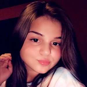 Meet your Posher, Alicia